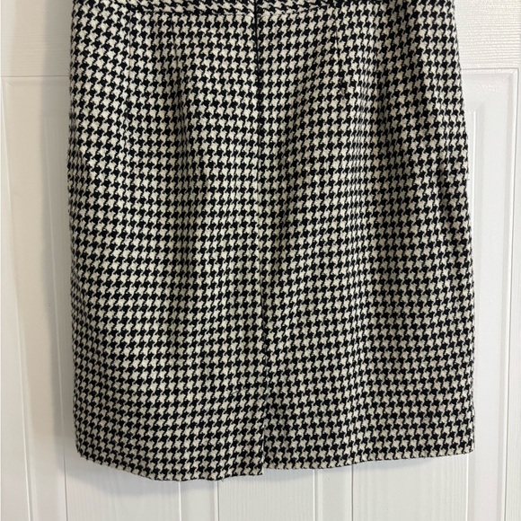 Banana Republic Monochrome Houndstooth A-Line Skirt - Picture 2 of 3
